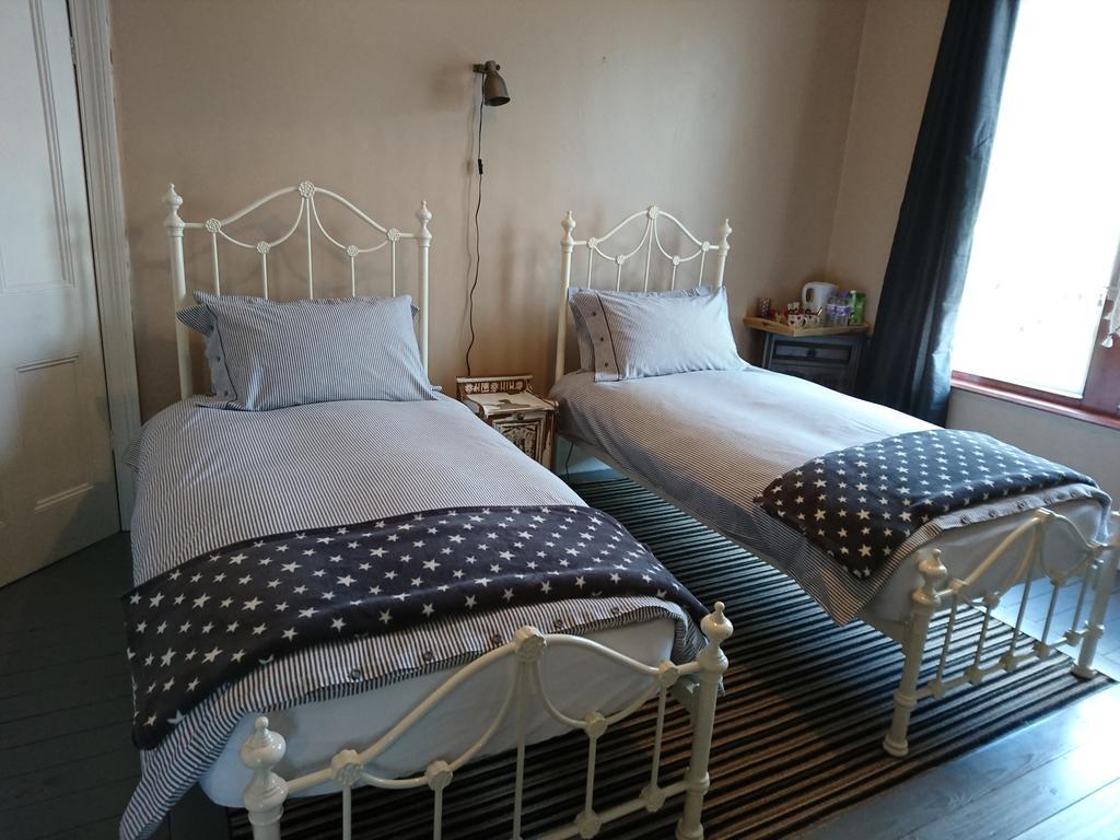 Adolphus Guest House Сихем Экстерьер фото